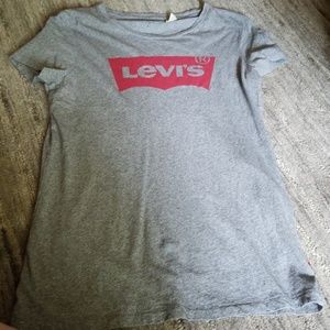 Levi's tshirt